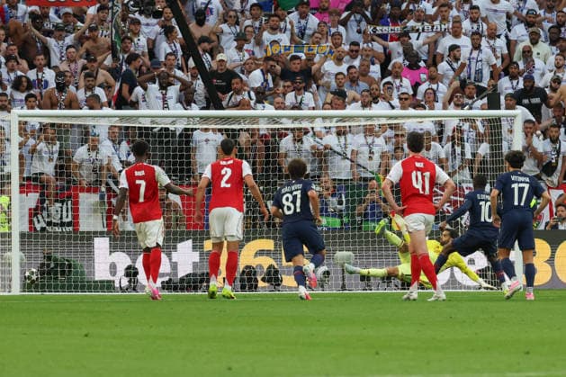 30.05.2026, xzstx, Fussball UEFA Champions League Finale 2026, Paris St. Germain - FC Arsenal London v.l. Ousmane Dembele (Paris, 10) schiesst Tor, Torschuetze, erzielt Tor, Treffer, scores the goal 1:1 Elfmeter (DFL DFB REGULATIONS PROHIBIT ANY USE OF PHOTOGRAPHS as IMAGE SEQUENCES and or QUASI-VIDEO) Budapest
