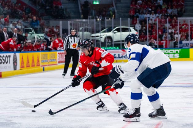 ZURICH, SWITZERLAND - MAY 30: Olli Maeaettae (Finland, 3) in the battle for the puck with Mark Scheifele (Canada, 55) during the Quarter Finals - Match 62 between Canada and Finland at the IIHF Ice hockey, Eishockey World Championship, WM, Weltmeisterschaft 2026, Swiss Life Arena on May 30, 2026 in Zurich, Switzerland. Zurich Switzerland Copyright: xTimoxSteinx