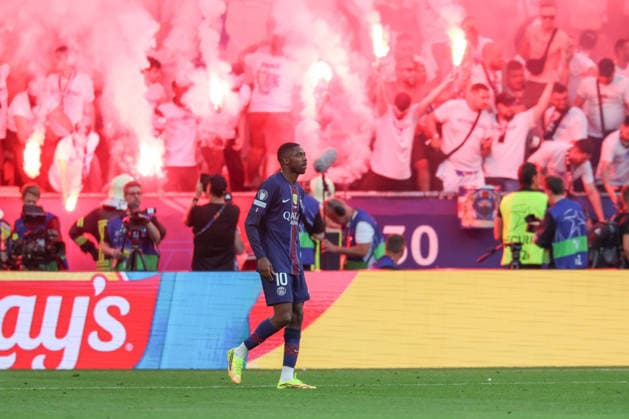 30.05.2026, xzstx, Fussball UEFA Champions League Finale 2026, Paris St. Germain - FC Arsenal London v.l. Symbolfoto, Symbolbild, Symbol Fans, Zuschauer, Publikum, Tribuene Pyro Pyrotechnik (DFL DFB REGULATIONS PROHIBIT ANY USE OF PHOTOGRAPHS as IMAGE SEQUENCES and or QUASI-VIDEO) Budapest