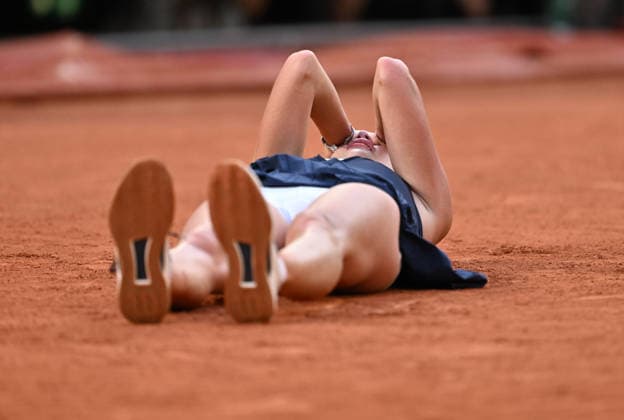 2026 French Open, Roland-Garros - Day 7 PARIS, FRANCE - MAY 30: Anastasia Potapova of Austria celebrates after winning the match against Coco Gauff of United States during their Women s Singles third round match on Day Seven of the 2026 French Open at the Roland-Garros Complex in Paris on May 30, 2026. Mustafa Yalcin Anadolu Paris France. Editorial use only. Please get in touch for any other usage.  Copyright: x2026xAnadoluxMustafaxYalcinx