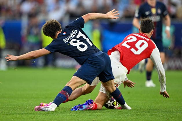 IPA85193014 - Foul of Joao Neves (Paris Saint-Germain F.C.) on Kai Havertz (Arsenal F.C.) during the UEFA Champions League 2026 final between Paris Saint-Germain F.C. vs. Arsenal F.C. on May 30, 2026 at the Puskas Arena, Budapest, Hungary  Copyright: xVincenzoxOrlando IPAxSportx xx 85193014