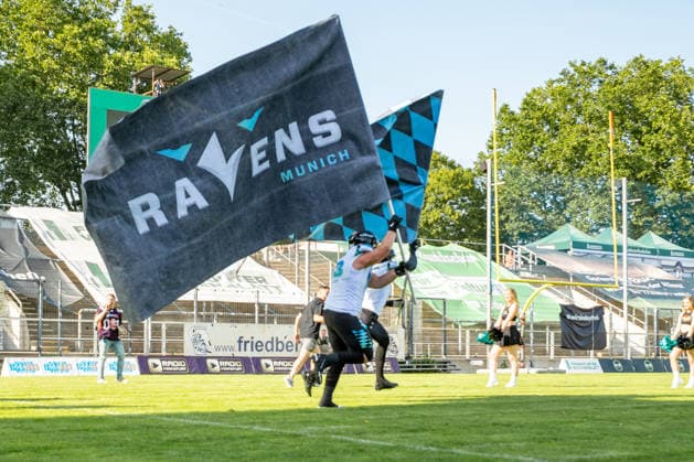 Ravens walk on, Frankfurt Galaxy vs Munich Ravens, American Football, European Football Alliance, Week 3, 2026, 30.05.2026, Frankfurt PSD Bank Arena Germany Copyright: xFootxBowlxPressexFotoxAgentur JUx