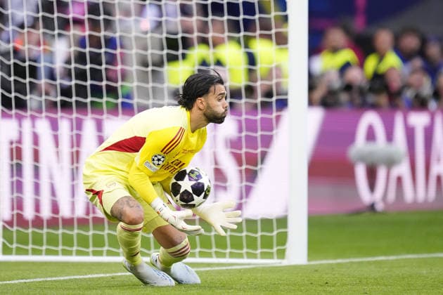 Paris Saint-Germain v Arsenal - UEFA Champions League final BUDAPEST, HUNGARY - MAY 30: David Raya goalkeeper of Arsenal and Spain blocks the ball during the UEFA Champions League Final 2026 match between Paris Saint-Germain and Arsenal FC at Puskas Arena on May 30, 2026 in Budapest, Hungary. Jose Hernandez Anadolu Budapest Hungary. Editorial use only. Please get in touch for any other usage.  Copyright: x2026xAnadoluxJosexHernandezx