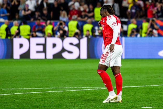 260530 Eberechi Eze of Arsenal looks dejected in a penalty shootout during the UEFA Champions League final match between Paris Saint-Germain and Arsenal on May 30, 2026 in Budapest. Photo: Maxim Thore BILDBYRAN kod MT MT1056 fotboll football soccer fotball uefa champions league champions league paris saint-germain arsenal bbeng depp Copyright: MAXIMxTHORE BB260530MT199