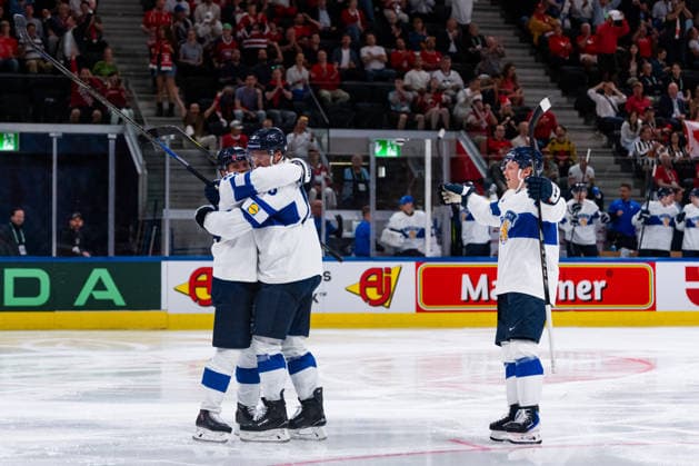 ZURICH, SWITZERLAND - MAY 30: Aleksander Barkov (Finland, 16) during his 2:2 goal celebration during the Half Finals - Match 62 between Canada and Finland at the IIHF Ice hockey, Eishockey World Championship, WM, Weltmeisterschaft 2026, Swiss Life Arena on May 30, 2026 in Zurich, Switzerland. Zurich Switzerland Copyright: xTimoxSteinx
