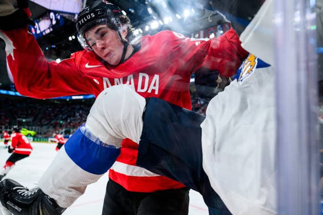 260530 Fraser Minten of Canada and Nikolas Matinpalo of Finland during the 2026 IIHF Ice hockey, Eishockey World Championship, WM, Weltmeisterschaft semifinal match between Canada and Finland on May 30, 2026 in Zürich. Photo: Jesper Zerman BILDBYRAN kod JZ JZ0738 ishockey ice hockey ishockey-vm 2026 vm 2026 iihf world championship semifinal semifinals kanada canada finland bbeng Copyright: JESPERxZERMAN BB260530JZ112