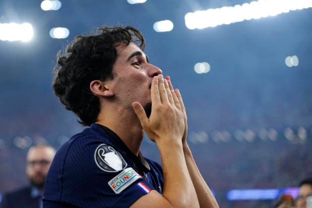 Paris Saint-Germain v Arsenal FC - UEFA Champions League Final 2026 Vitinha central midfield of PSG and Portugal celebrates winning the Champions League during the UEFA Champions League Final 2026 match between Paris Saint-Germain and Arsenal FC at Puskas Arena on May 30, 2026 in Budapest, Hungary. Budapest Hungary  Copyright: xJosexBretonx originalFilename:bretonhernandez-parissai260530_npQws.jpg