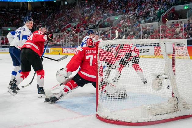 ZURICH, SWITZERLAND - MAY 30: goalkeeper Jet Greaves of Canada can™t saves on Aatu Raty of Finland not showed) during the 2026 IIHF Ice hockey, Eishockey World Championship, WM, Weltmeisterschaft Switzerland game between Canada and Finland at Swiss Life Arena on May 30, 2026 in Zurich, Zurich. Zurich Swiss Life Arena Zurich Switzerland Copyright: xJustPictures.ch JarixPestelaccix jp-en-EuSpIm-JP6_JAR_Canada_Finland_30May2026_00142
