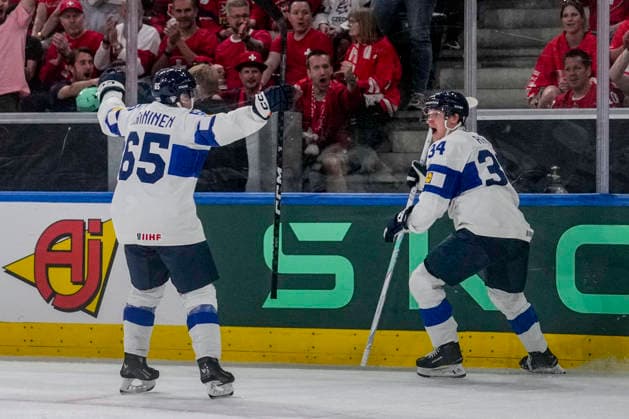 ZURICH, SWITZERLAND - MAY 30: Aatu Raty of Finland R) celebrates his goal with Sakari Manninen of Finland L) during the 2026 IIHF Ice hockey, Eishockey World Championship, WM, Weltmeisterschaft Switzerland game between Canada and Finland at Swiss Life Arena on May 30, 2026 in Zurich, Zurich. Zurich Swiss Life Arena Zurich Switzerland Copyright: xJustPictures.ch JarixPestelaccix jp-en-EuSpIm-JP6_JAR_Canada_Finland_30May2026_00148