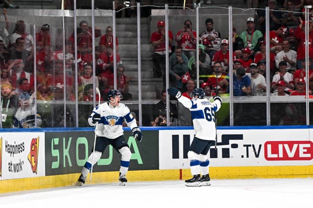 ZURICH, SWITZERLAND - MAY 30: Aatu Raty of Finland L) celebrates his goal with Sakari Manninen of Finland R) during the 2026 IIHF Ice hockey, Eishockey World Championship, WM, Weltmeisterschaft Switzerland game between Canada and Finland at Swiss Life Arena on May 30, 2026 in Zurich, Zurich. Zurich Swiss Life Arena Zurich Switzerland Copyright: xJustPictures.ch AndreaxBrancax jp-en-EuSpIm-JP7_ANB_FinCze_30052026_6223