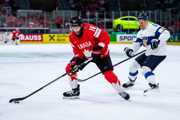 260530 Conor Brown of Canada and Jesse Puljujärvi of Finland during the 2026 IIHF Ice hockey, Eishockey World Championship, WM, Weltmeisterschaft semifinal match between Canada and Finland on May 30, 2026 in Zürich. Photo: Jesper Zerman BILDBYRAN kod JZ JZ0738 ishockey ice hockey ishockey-vm 2026 vm 2026 iihf world championship semifinal semifinals kanada canada finland bbeng Copyright: JESPERxZERMAN BB260530JZ120