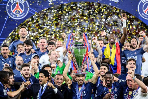 260530 Players of Paris Saint-Germain celebrate with the trophy after the UEFA Champions League final match between Paris Saint-Germain and Arsenal on May 30, 2026 in Budapest. Photo: Maxim Thore BILDBYRAN kod MT MT1056 fotboll football soccer fotball uefa champions league champions league paris saint-germain arsenal bbeng jubel Copyright: MAXIMxTHORE BB260530MT244