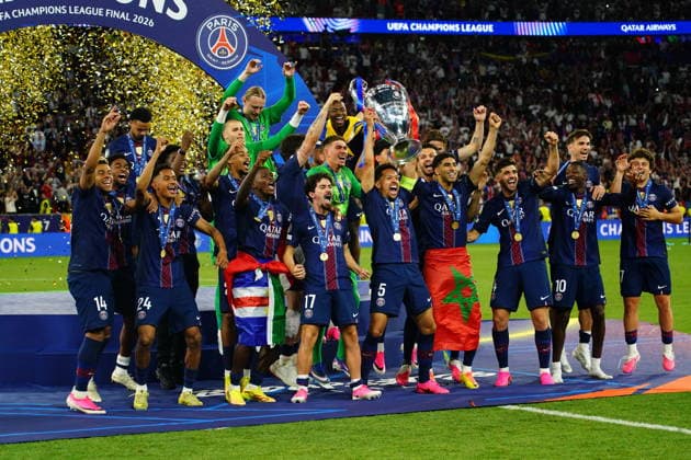 HUN: Paris Saint-Germain FC - Arsenal FC. UEFA Champions League™s Final. PSG players celebrate with the UEFA Champions League trophy after winning the 2025 UEFA Champions League final during the UEFA Champions League™s Final match between Paris Saint-Germain FC and Arsenal FC played at Ferenc Puskas Arena Stadium on May 30, 2026 in Budapest, Hungary. kpng Copyright: xBaguxBlancox xPRESSINPHOTOx PS_260530_PSG_ARS_2526_191