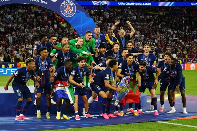 HUN: Paris Saint-Germain FC - Arsenal FC. UEFA Champions League™s Final. PSG players celebrate with the UEFA Champions League trophy after winning the 2025 UEFA Champions League final during the UEFA Champions League™s Final match between Paris Saint-Germain FC and Arsenal FC played at Ferenc Puskas Arena Stadium on May 30, 2026 in Budapest, Hungary. kpng Copyright: xBaguxBlancox xPRESSINPHOTOx PS_260530_PSG_ARS_2526_195