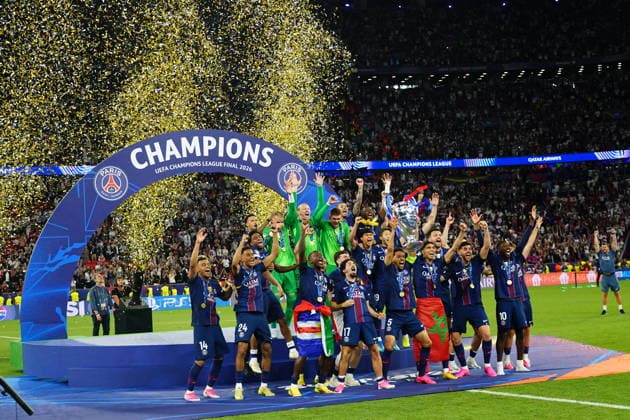 HUN: Paris Saint-Germain FC - Arsenal FC. UEFA Champions League™s Final. PSG players celebrate with the UEFA Champions League trophy after winning the 2025 UEFA Champions League final during the UEFA Champions League™s Final match between Paris Saint-Germain FC and Arsenal FC played at Ferenc Puskas Arena Stadium on May 30, 2026 in Budapest, Hungary. kpng Copyright: xBaguxBlancox xPRESSINPHOTOx PS_260530_PSG_ARS_2526_196