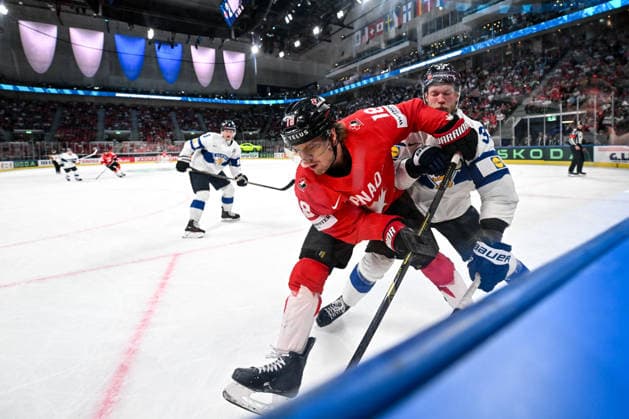 ZURICH, SWITZERLAND - MAY 30: Robert Thomas of Canada and Nikolas Matinpalo of Finland in a battle along the boards during the 2026 IIHF Ice hockey, Eishockey World Championship, WM, Weltmeisterschaft Switzerland game between Canada and Finland at Swiss Life Arena on May 30, 2026 in Zurich, Zurich. Zurich Swiss Life Arena Zurich Switzerland Copyright: xJustPictures.ch AndreaxBrancax jp-en-EuSpIm-JP7_ANB_FinCze_30052026_7630