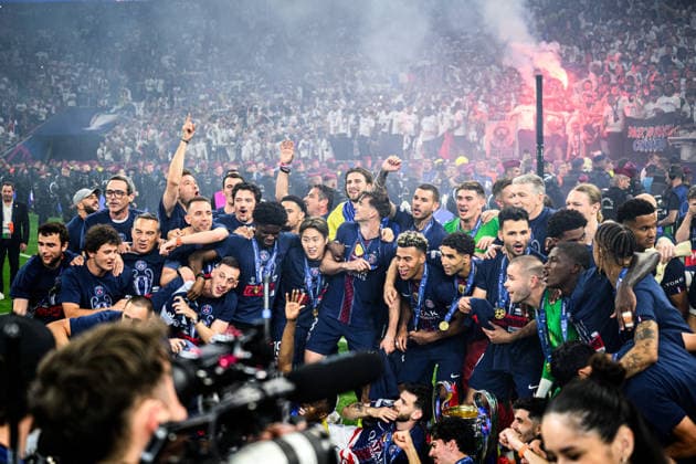 260530 Players of Paris Saint-Germain celebrate after the UEFA Champions League final match between Paris Saint-Germain and Arsenal on May 30, 2026 in Budapest. Photo: Maxim Thore BILDBYRAN kod MT MT1056 fotboll football soccer fotball uefa champions league champions league paris saint-germain arsenal bbeng jubel Copyright: MAXIMxTHORE BB260530MT248