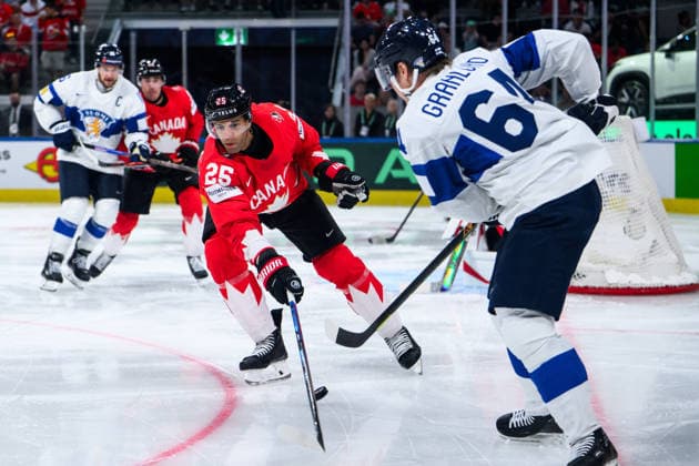 260530 Darnell Nurse of Canada and Mikael Granlund of Finland during the 2026 IIHF Ice hockey, Eishockey World Championship, WM, Weltmeisterschaft semifinal match between Canada and Finland on May 30, 2026 in Zürich. Photo: Jesper Zerman BILDBYRAN kod JZ JZ0738 ishockey ice hockey ishockey-vm 2026 vm 2026 iihf world championship semifinal semifinals kanada canada finland bbeng Copyright: JESPERxZERMAN BB260530JZ127
