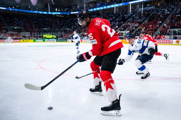 260530 Darnell Nurse of Canada and Mikael Granlund of Finland during the 2026 IIHF Ice hockey, Eishockey World Championship, WM, Weltmeisterschaft semifinal match between Canada and Finland on May 30, 2026 in Zürich. Photo: Jesper Zerman BILDBYRAN kod JZ JZ0738 ishockey ice hockey ishockey-vm 2026 vm 2026 iihf world championship semifinal semifinals kanada canada finland bbeng Copyright: JESPERxZERMAN BB260530JZ133