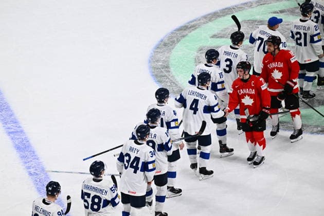 From left in red dress Macklin Celebrini and Robert Thomas of Canada after the semifinal match Canada vs Finland at the 2026 IIHF Ice hockey, Eishockey World Championship, WM, Weltmeisterschaft on May 30, 2026, Zurich, Switzerland. (CTKxPhoto RadekxPetrasek) CTKPhotoP2026053006183  CTKPhotoP2026053006183