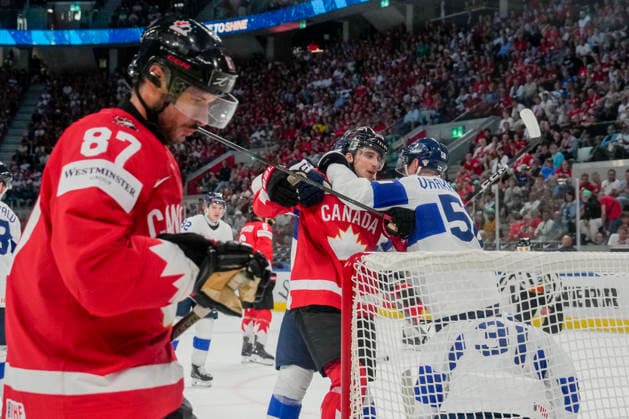 ZURICH, SWITZERLAND - MAY 30: Dylan Cozens of Canada C) against Urho Vaakanainen of Finland R) during the 2026 IIHF Ice hockey, Eishockey World Championship, WM, Weltmeisterschaft Switzerland game between Canada and Finland at Swiss Life Arena on May 30, 2026 in Zurich, Zurich. Zurich Swiss Life Arena Zurich Switzerland *** ZURICH, SWITZERLAND MAY 30 Dylan Cozens of Canada C against Urho Vaakanainen of Finland R during the 2026 IIHF Ice Hockey World Championship Switzerland game between Canada and Finland at Swiss Life Arena on May 30, 2026 in Zurich, Zurich Zurich Swiss Life Arena Zurich Switzerland Copyright: xJustPictures.ch JarixPestelaccix jp-en-EuSpIm-JP6_JAR_Canada_Finland_30May2026_00213