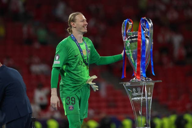 30.05.2026, xzstx, Fussball UEFA Champions League Finale 2026, Paris St. Germain - FC Arsenal London v.l. Matvey Safonov (Paris, 39) Jubel ueber den Sieg, Jubel nach Spielende (DFL DFB REGULATIONS PROHIBIT ANY USE OF PHOTOGRAPHS as IMAGE SEQUENCES and or QUASI-VIDEO) Budapest