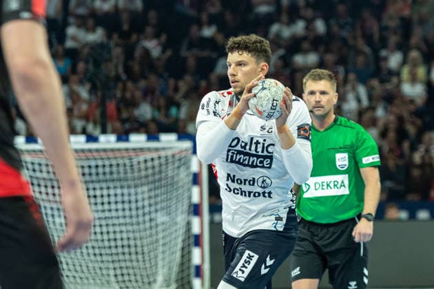 Marko Grgic (SG Flensburg-Handewitt) controls the ball during the handball semi-final of the the Winamax EHF Finals 2026 between MT Melsungen and SG Flensburg-Handewitt at Barclays Arena on May 30, 2026 in Hamburg, Germany. -