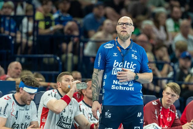 Trainer Ales Pajovic (SG Flensburg-Handewitt) looks on during the handball semi-final of the the Winamax EHF Finals 2026 between MT Melsungen and SG Flensburg-Handewitt at Barclays Arena on May 30, 2026 in Hamburg, Germany. -