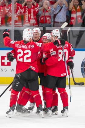 V.l.n.r. Nino Niederreiter, Dean Kukan, Christoph Bertschy, Nicolas Baechler, SUI, Jubel beim 1:0, Schweiz - Norwegen, Halbfinal, Eishockey WM, Zürich 30.05.2026