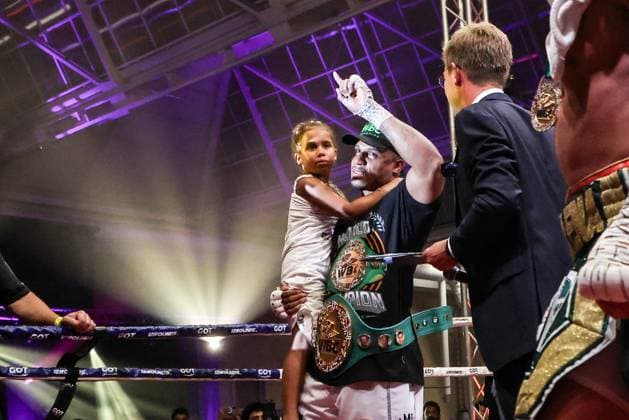 nBelgian boxer Ryad Merhy celebrates after winning the WBC world bridgerweight (super cruiserweight) championship boxing match between Belgian Merhy and South African Lerena, at the Charleroi boxing gala, Saturday 30 May 2026, in Charleroi. BRUNOxFAHY  x175503955x
