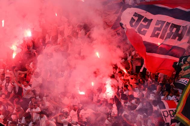 Arsenal v PSG 30 May 2026, Budapest - UEFA Champions League Final - Arsenal v Paris Saint-Germain - PSG fans with flares - Photo: Jacques Feeney Offside. Budapest Hungary Copyright: xJacquesxFeeneyx xOffsidexOffside