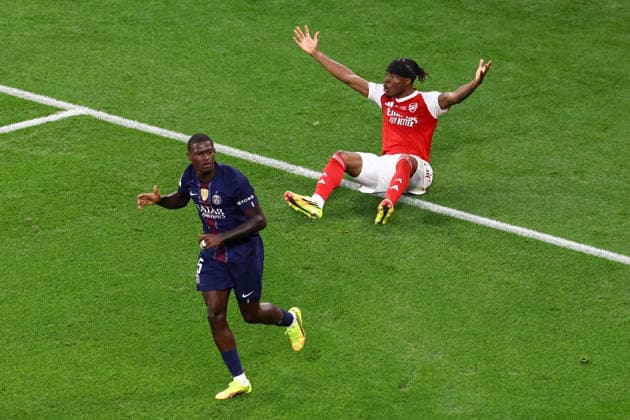 Arsenal v PSG 30 May 2026, Budapest - UEFA Champions League Final - Arsenal v Paris Saint-Germain - Noni Madueke of Arsenal reacts after being knocked down by Nuno Mendes of Paris Saint-Germain - Photo: Jacques Feeney Offside. Budapest Hungary Copyright: xJacquesxFeeneyx xOffsidexOffside