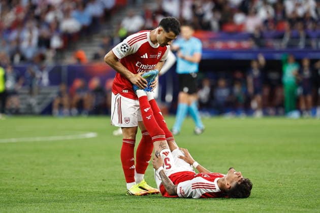 (L-R) Gabriel Martinelli, Piero Hincapie (Arsenal), MAY 30, 2026 - Football Soccer : UEFA Champions League final match between Paris Saint-Germain - Arsenal FC at the Puskas Arena in Budapest, Hungary. Noxthirdxpartyxsales  aflo_332570510