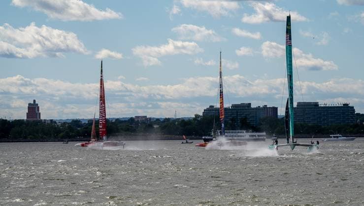 RECORD DATE NOT STATED Mubadala New York SailGP Kicks Off as Spain Takes Early Lead on Opening Day (SPO) Mubadala New York SailGP Kicks Off as Spain Takes Early Lead on Opening Day. May 30,2026, Governors Island, New York, USA: Teams USA, Great Britain and Spain compete during the opening day of the Mubadala New York Sail Grand Prix on the Hudson River on Saturday afternoon. Credit: Jorge Estrellado Thenews2(Foto: Jorge Estrellado Thenews2 imago images) SPO  Copyright: xJorgexEstrelladox