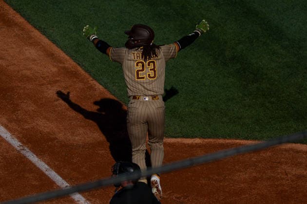 May 30, 2026, Washington D.C, District Of Columbia, United States: Washington, DC; San Diego Padres second baseman Fernando Tatis Jr. (23) watches his home run during the Major League Baseball game between the Washington Nationals and the San Diego Padres at Nationals Park on Saturday, May 30, 2026. The Nationals beat the Padres 9-4. Washington D.C United States - ZUMAp258 20260530_znp_p258_046 Copyright: xStevexPrakopex