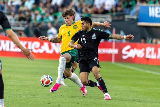 May 30, 2026, Pasadena, California, USA: Australia s Jordan Bos (5) and MexicoÃ¢â‚¬â ¢s Orbelin (17) vie for the ball during a MexTour Sendoff Match at Rose Bowl on Saturday, May 30, 2026 in Pasadena, Calif. MexTour Sendoff Match: Mexico Vs Australia  - ZUMAc68_ 20260530_zaf_c68_019 Copyright: xRingoxChiux