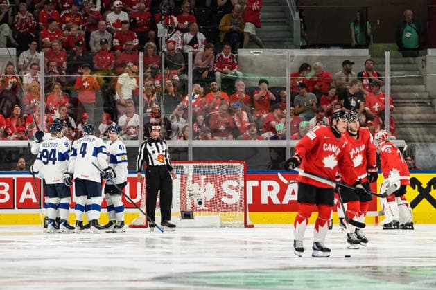 xxkeikkaxx 20260530 Swiss Life Arena, Zurich, Switzerland. IIHF Ice hockey, Eishockey World Championships Semifinal match Canada vs Finland Team Finland celebrates 2-2 game-tying goal by Aleksander Barkov (16) (behind other players). Photo by Pasi Suokko All Over Press  1.06241246