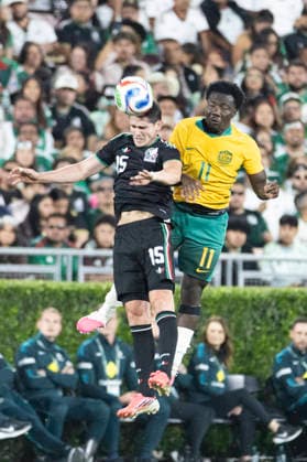 May 30, 2026, Pasadena, California, USA: MexicoÃ¢â‚¬â ¢s Israel Reyes (15) and Australia s Nestory Irankunda (11) vie for the ball during a MexTour Sendoff Match at Rose Bowl on Saturday, May 30, 2026 in Pasadena, Calif. MexTour Sendoff Match: Mexico 1:0 Australia  - ZUMAc68_ 20260530_zaf_c68_038 Copyright: xRingoxChiux