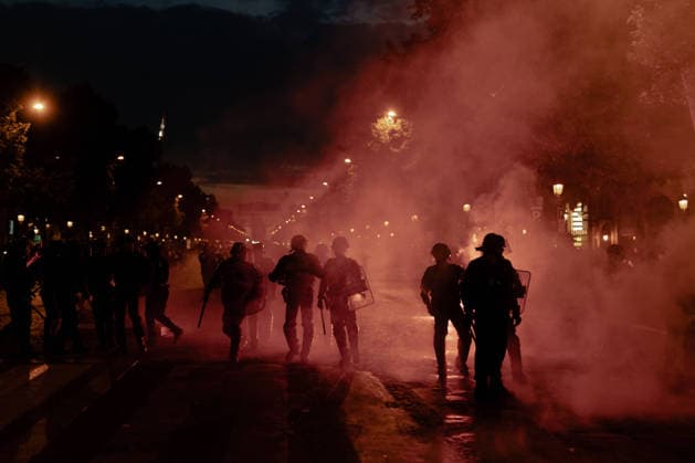 Paris, France, May 30, 2026 - CRS officers are being deployed as Paris Saint-Germain PSG fans are gathering near the Champs-Elysees following their team s victory over Arsenal in the Champions League final PSG, LIGUE DES CHAMPIONS  Copyright: xAlexisxSciardx  Copyright: xIMAGO AlexisxSciardx