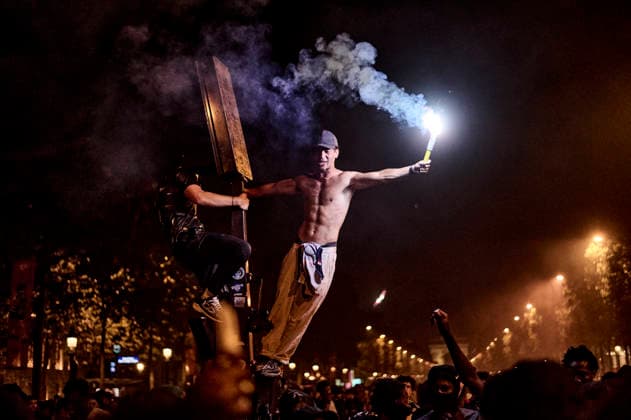 Paris supporters celebrate PSG s victory in 2026 Champions League on Champs-Elysees, on May 30, 2026. - 30 05 2026 - France Paris -  AntoninxBuratx xLexPictorium LePictorium_0335135