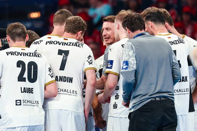 30.05.2026, xIAJx, Handball, EHF European League - WINAMAX Finals, 1. Halbfinale, Montpellier HB - THW Kiel, Barclays Arena: Filip Jicha (THW Kiel, Cheftrainer) während eines Time-Outs. Deutschland