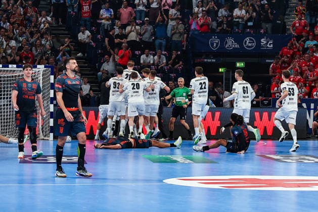 30.05.2026, xIAJx, Handball, EHF European League - WINAMAX Finals, 1. Halbfinale, Montpellier HB - THW Kiel, Barclays Arena: Der THW Kiel jubelt über einen Last-Minute Sieg, die Spieler von Montpellier HB sind enttäuscht nach der 28-29 Niederlage. Deutschland