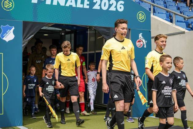 31.05.2026, xhettx, Fussball DM A-Junioren , TSG 1899 Hoffenheim - 1. FC Köln v.l. Die Teams laufen ein (DFL DFB REGULATIONS PROHIBIT ANY USE OF PHOTOGRAPHS as IMAGE SEQUENCES and or QUASI-VIDEO)