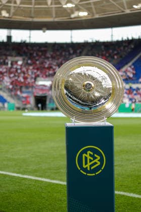 31.05.2026, xhettx, Fussball DM A-Junioren , TSG 1899 Hoffenheim - 1. FC Köln v.l. Meisterschale A-Jugend (DFL DFB REGULATIONS PROHIBIT ANY USE OF PHOTOGRAPHS as IMAGE SEQUENCES and or QUASI-VIDEO)