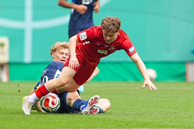 31.05.2026, xydrx, Herren, Fußball, U19 DFB-Nachwuchsliga, Finale, TSG 1899 Hoffenheim - 1.FC Köln, Saison 2025 2026, PreZero Arena: Krystof Cizek (TSG 1899 Hoffenheim U19, 18) im Zweikampf gegen Benjamin Ley (1.FC Köln, 8) DFB regulations prohibit any use of photographs as image sequences and or quasi-video. Copyright: HMBxMedia YannisxDreimann