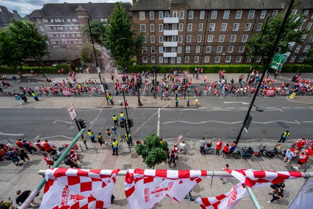 May 31, 2026, London, London, UK: LONDON, UK. Fans gather ahead of Arsenal FC riding an open-top bus on Holloway Road in a parade around Islington to celebrate winning the Premier League (the first title win in 22 years), the day after being beaten on penalties by Paris St Germain (PSG) in the Champions League Final in Budapest. 500,000 to 1m people are estimated to be attending on Sunday. Fans Gather For Arsenal FC Parade On Holloway Road  - ZUMAl94_ 0857976615st Copyright: xStephenxChungx