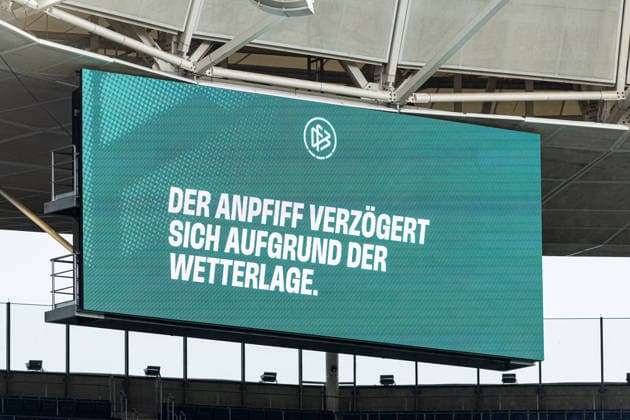 U19-DFB-Nachwuchsliga A, 2025 2026, Finale: TSG Hoffenheim U19 - 1. FC Köln U19; 31.05.2026 Anfang der 2. Halbzeit verzögert sich durch Wetterlage. U19-DFB-Nachwuchsliga A, 2025 2026, Finale: TSG Hoffenheim U19 - 1. FC Köln U19; PreZero Arena, Sinsheim; 31.05.2026 DFB regulations prohibit any use of photographs as image sequences and or quasi video. Copyright: xBEAUTIFULxSPORTS Buriakovx