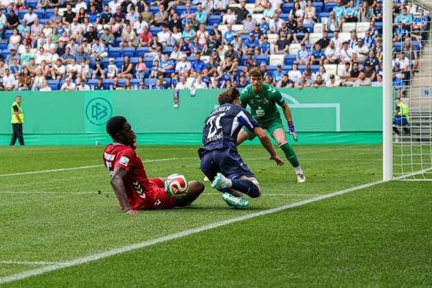 31.05.2026, xhettx, Fussball DM A-Junioren , TSG 1899 Hoffenheim - 1. FC Köln v.l. Assad Kotya-Fofana (1 FC Köln U19, 5) stoppt Emil Kramer (TSG Hoffenheim U19, 21) (DFL DFB REGULATIONS PROHIBIT ANY USE OF PHOTOGRAPHS as IMAGE SEQUENCES and or QUASI-VIDEO)