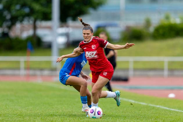 Regionalliga Nordost Frauen: F.C. Hansa Rostock vs. 1. FFV Erfurt; Rostock; 31.05.2026 Laurentia Köhler ( 6; F.C. Hansa Rostock) gegen Tessa Berger ( 16; 1. FFV Erfurt) Regionalliga Nordost Frauen: F.C. Hansa Rostock vs. 1. FFV Erfurt; Sportforum Leichtathletikstadion Rostock; 31.05.2026 Copyright: xBEAUTIFULxSPORTS Duehringx