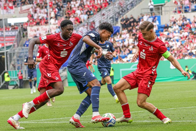 31.05.2026, xhettx, Fussball DM A-Junioren , TSG 1899 Hoffenheim - 1. FC Köln v.l. Natnael Abraha (TSG Hoffenheim U19, 2) geht ins Duell gegen Jonathan Friemel (1 FC Köln U19, 3) (DFL DFB REGULATIONS PROHIBIT ANY USE OF PHOTOGRAPHS as IMAGE SEQUENCES and or QUASI-VIDEO)